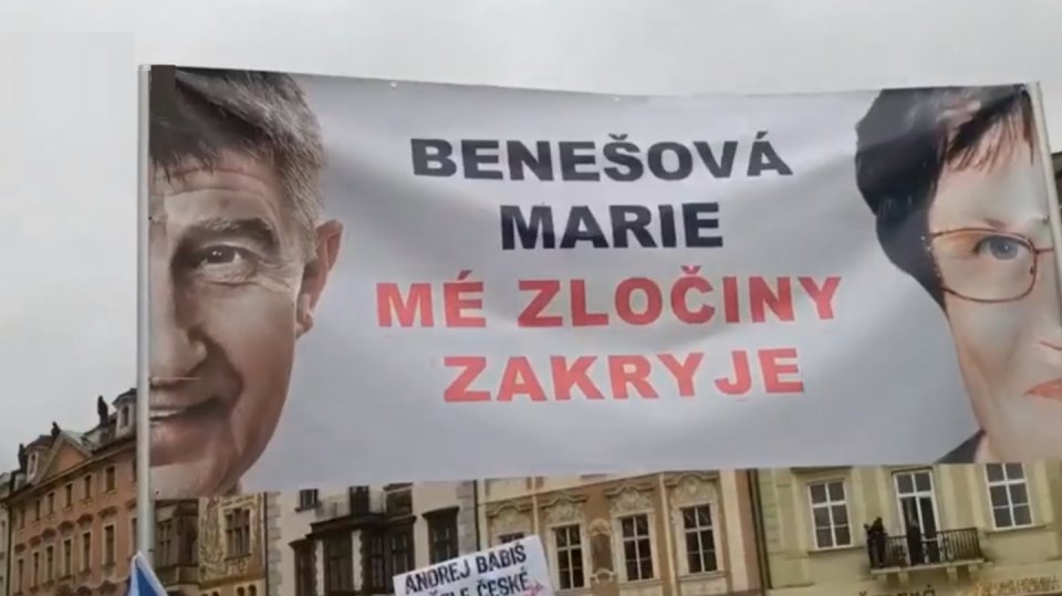 Demonstrace Staroměstské náměstí 29 dubna 2019 foto youtube